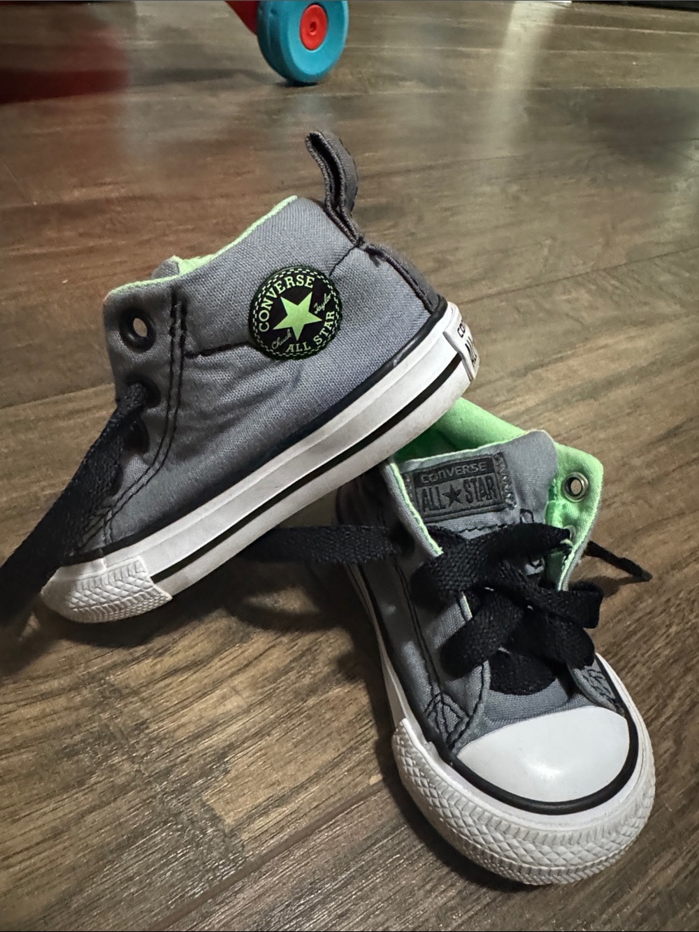 Converse baby Gray Sneakers with Green Lining